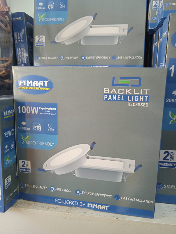 Foco LED 20W, 6500K (luz fría), redondo de plástico Maat.